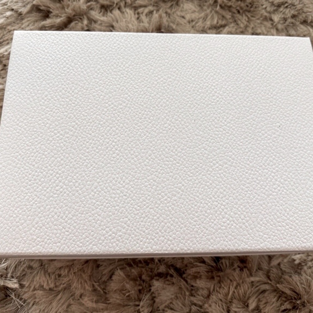 DIOR Empty White Textured Gift Box And Tissue - 12.5” x 9” x 4.5” NEW - Picture 2 of 5